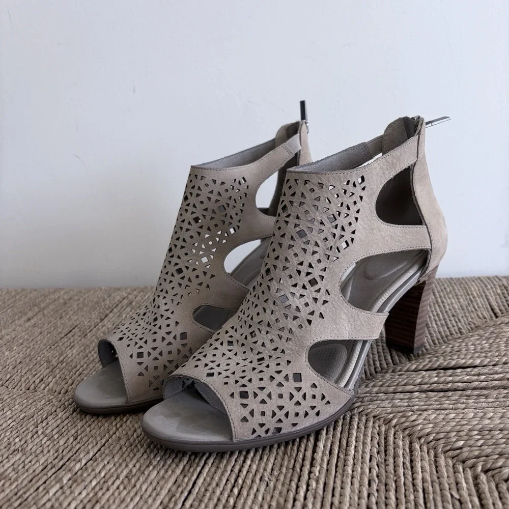 Rockport Taupe Suede Laser Cut Peep Toe Leather Ankle Bootie Heels Sz 8.5 EU‎ 39